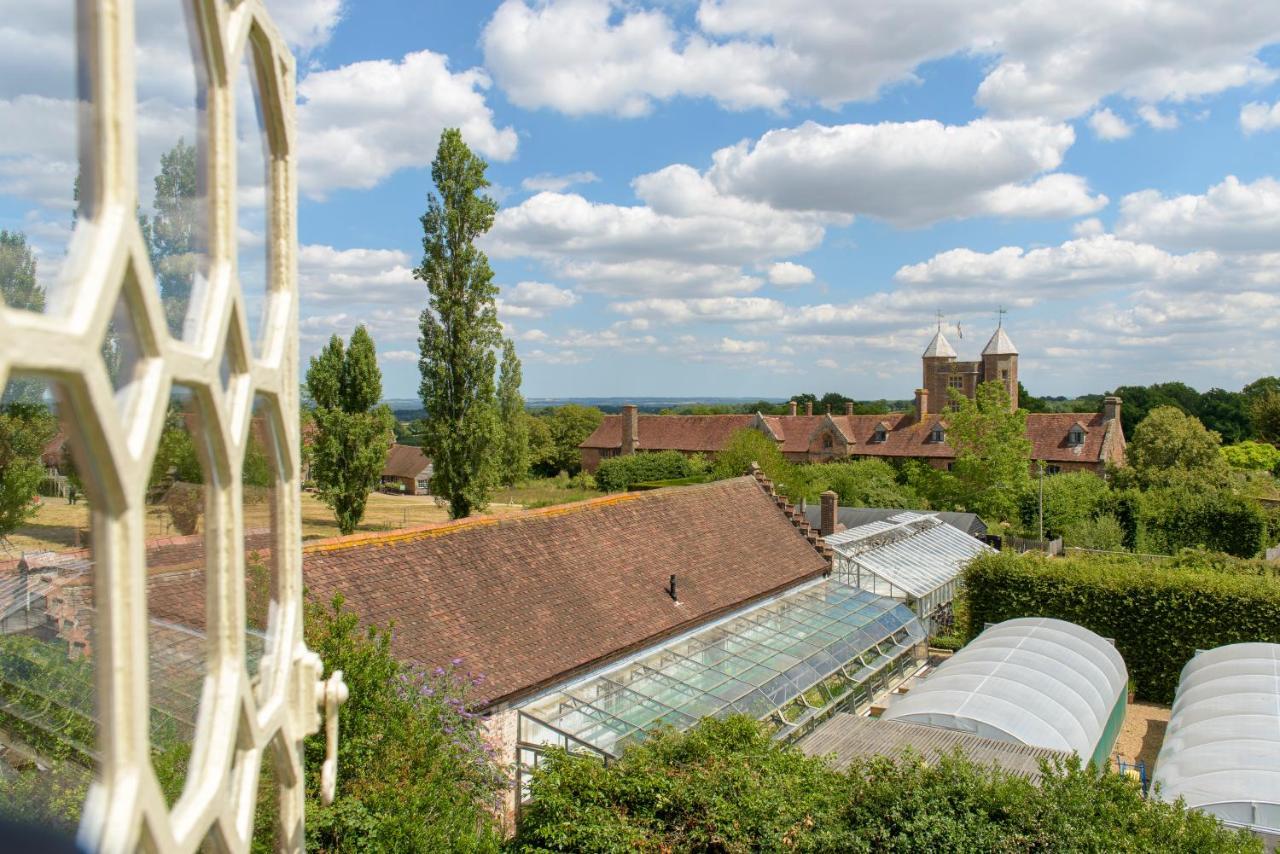 Sissinghurst Castle Farmhouse Exterior photo